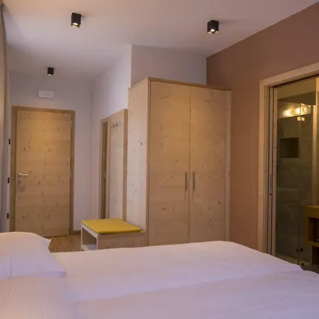 Agritur Piccolo Fiore B&B Taio Exterior photo