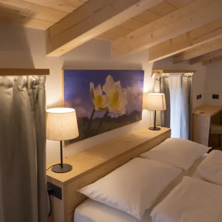 Agritur Piccolo Fiore B&B Taio Exterior photo